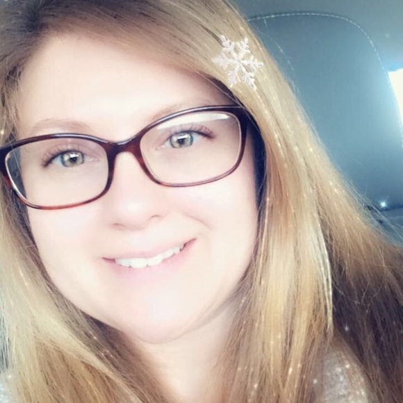 Meet your Posher, Abigail - Picture 1 of 1